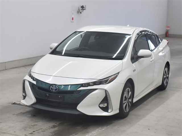 2018 Toyota Prius PHEV Sナビパッケージ・セーフティプラ auction photo 4