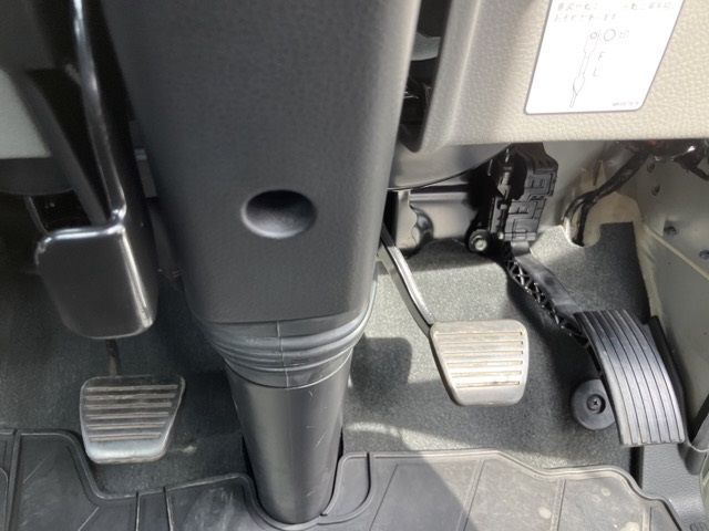 2022 Mitsubishi Fuso Canter Flat, wide, long auction photo 4