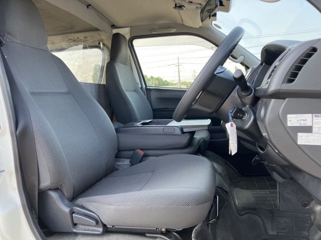 2020 Toyota Hiace Van DX auction photo 7