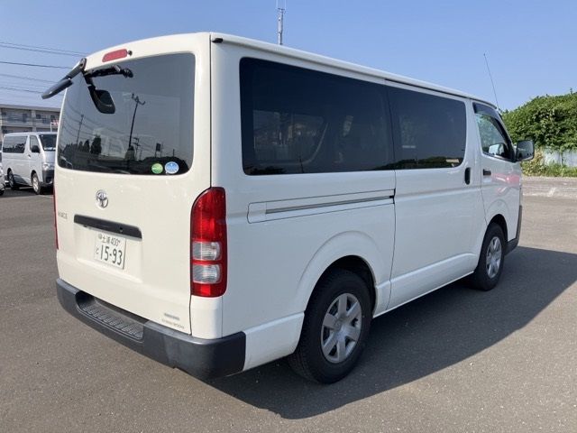2020 Toyota Hiace Van DX auction photo 2
