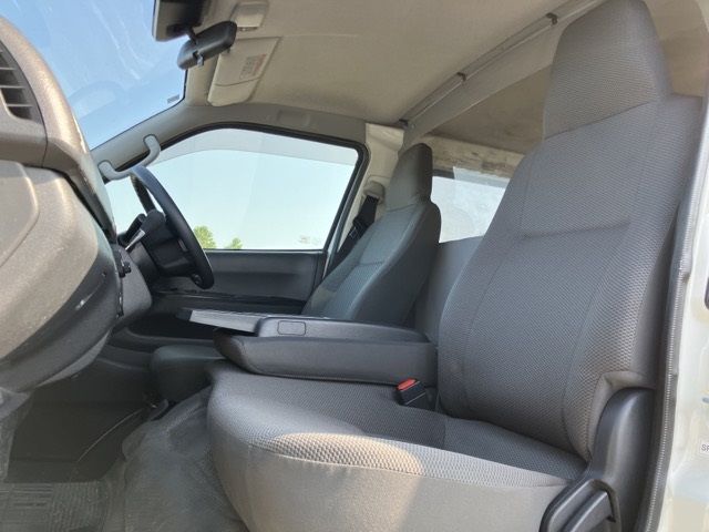 2020 Toyota Hiace Van DX auction photo 8