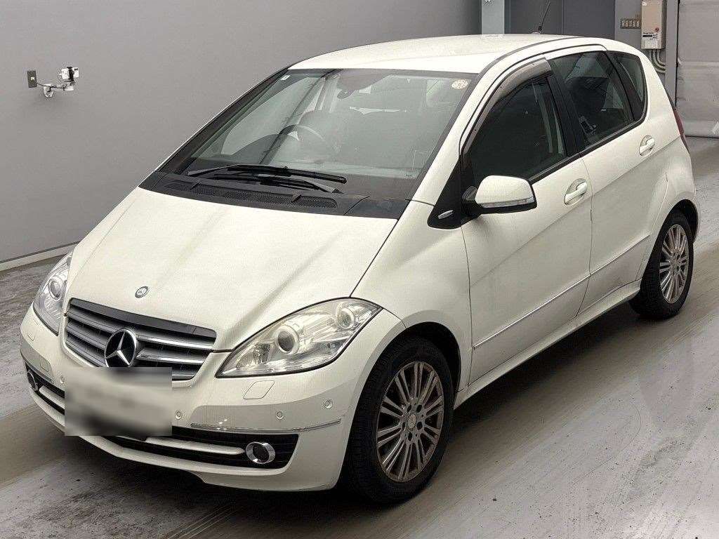Japan Auction Vehicles 4 2010 Mercedes-Benz A-Class auction photo