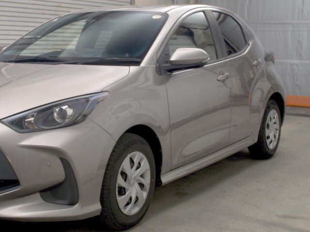 2021 Toyota Yaris Hybrid X auction photo 4
