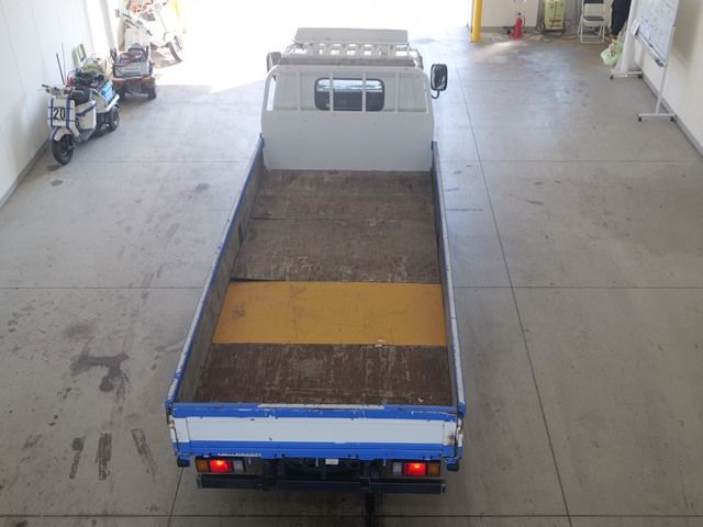 2008 Isuzu Elf ヒラ auction photo 3