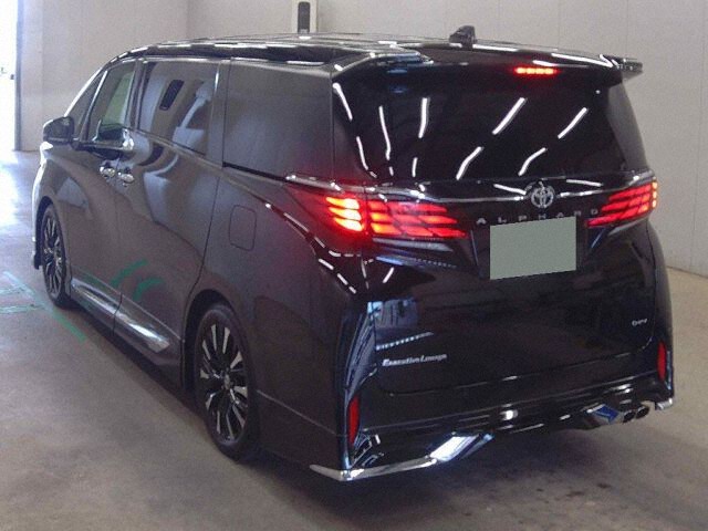 2025 Toyota Alphard Executive Lounge auction photo 2