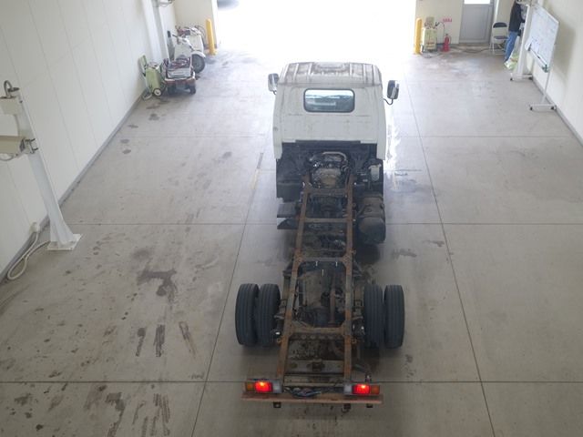 2006 Isuzu Elf chassis auction photo 3