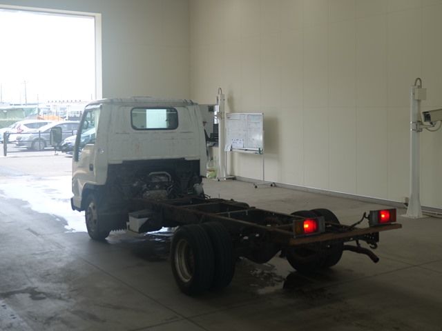 2006 Isuzu Elf chassis auction photo 2