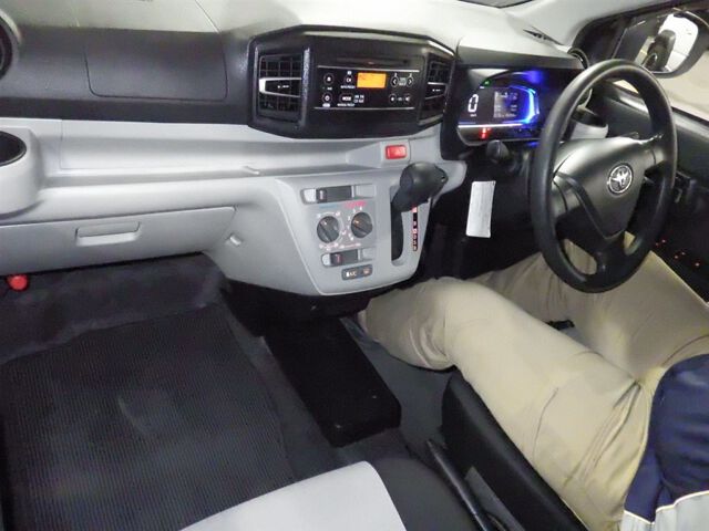 2021 Toyota Pixis Epoch X SA III auction photo 3