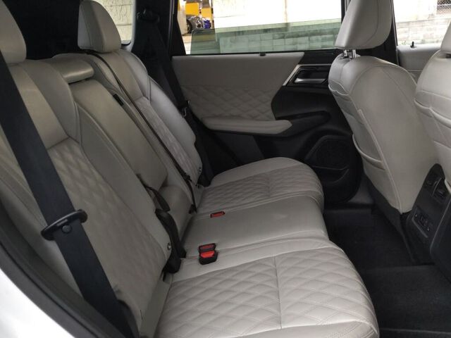 2021 Mitsubishi Outlander PHEV P 4WD auction photo 6