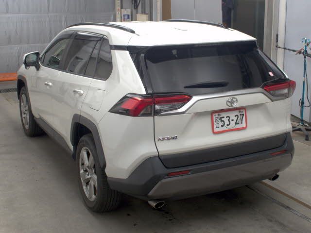 2021 Toyota RAV4 4WD G auction photo 2
