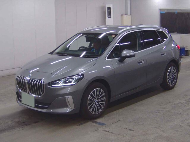 2025 BMW 2 Series 218i Active Tourer auction photo 4