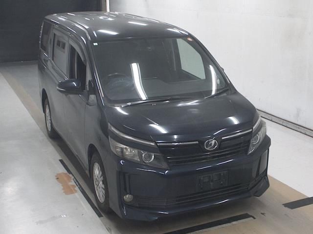 2015 Toyota Voxy Japan auction vehicle