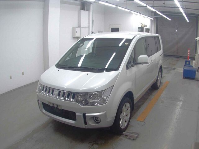 2018 Mitsubishi Delica D:5 Dパワーパッケージ 4WD auction photo 4