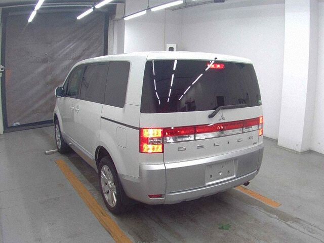 2018 Mitsubishi Delica D:5 Dパワーパッケージ 4WD auction photo 2