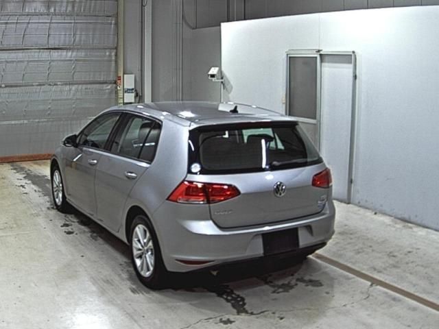 2015 Volkswagen ゴルフ TSIコンフォートラインブルーモーションテクノロジー auction photo 2