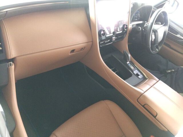 2025 Toyota Vellfire Z Premier auction photo 3