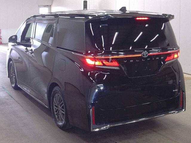 2025 Toyota Vellfire Z Premier auction photo 2