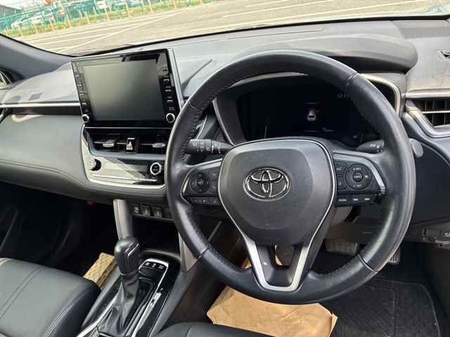 2022 Toyota Corolla Cross ハイブリッドZ auction photo 3