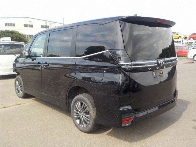 2025 Toyota Voxy S-Z 4WD auction photo 2
