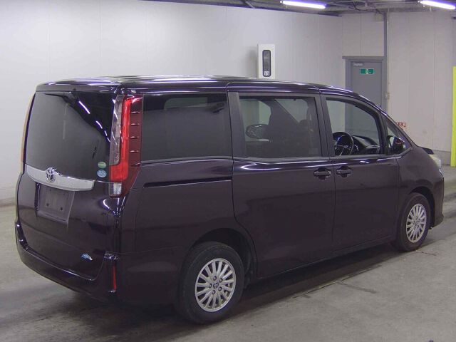 2015 Toyota Noah Xディライトプラス 4WD auction photo 5