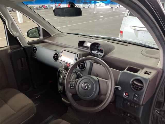 2014 Toyota Porte G auction photo 3
