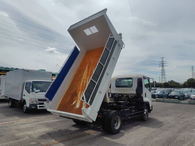2019 Isuzu Forward dump auction photo 5