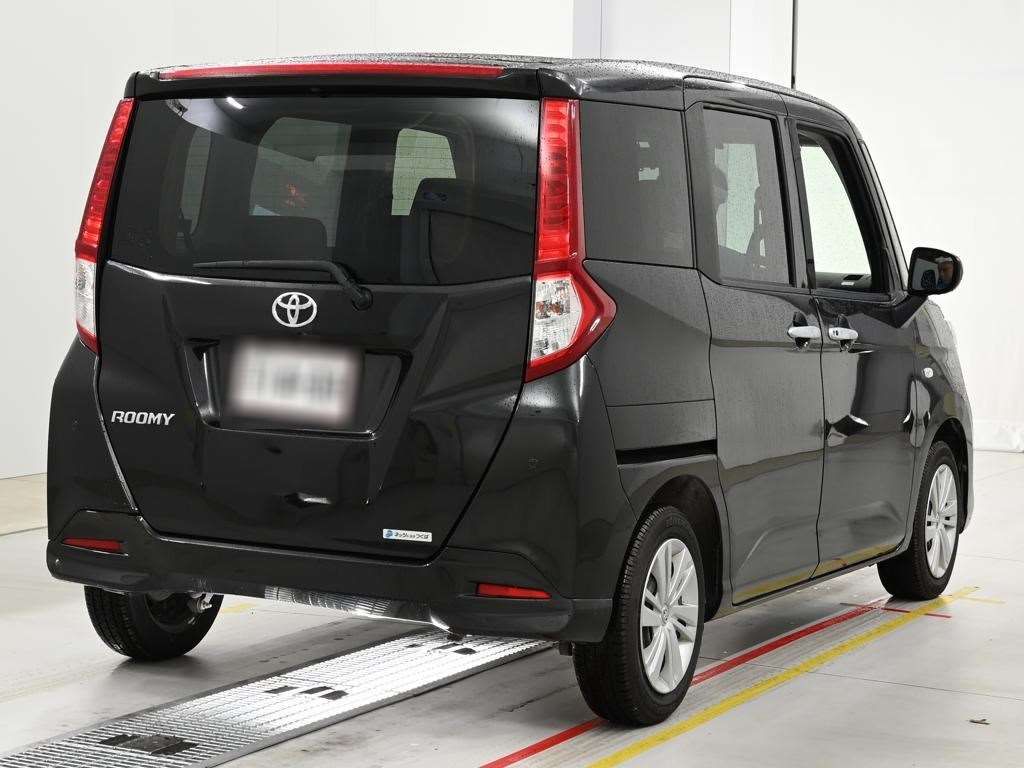 2021 Toyota Roomy X auction photo 2