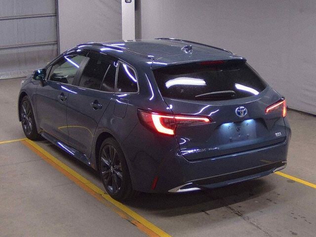 2023 Toyota Corolla Touring ハイブリッドWXB auction photo 2