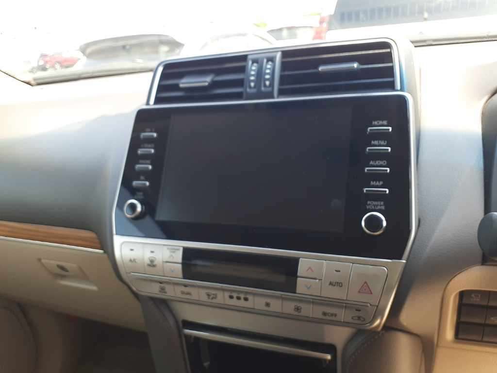 2023 Toyota Land Cruiser Prado TXL Package Matte Bra 4WD auction photo 12
