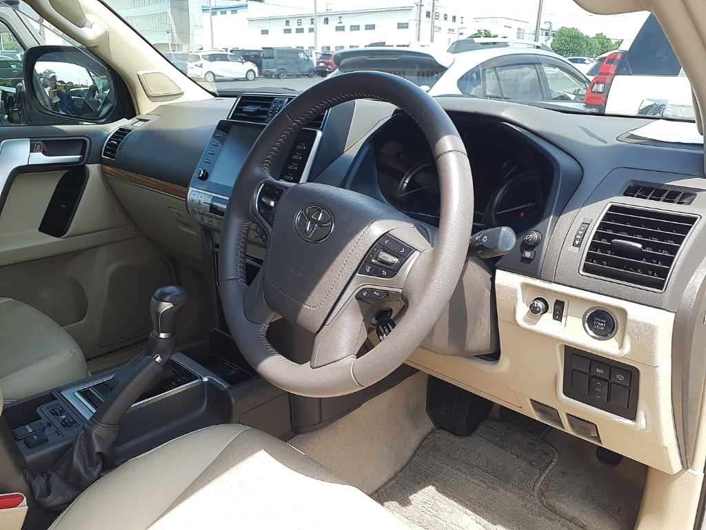 2023 Toyota Land Cruiser Prado TXL Package Matte Bra 4WD auction photo 9