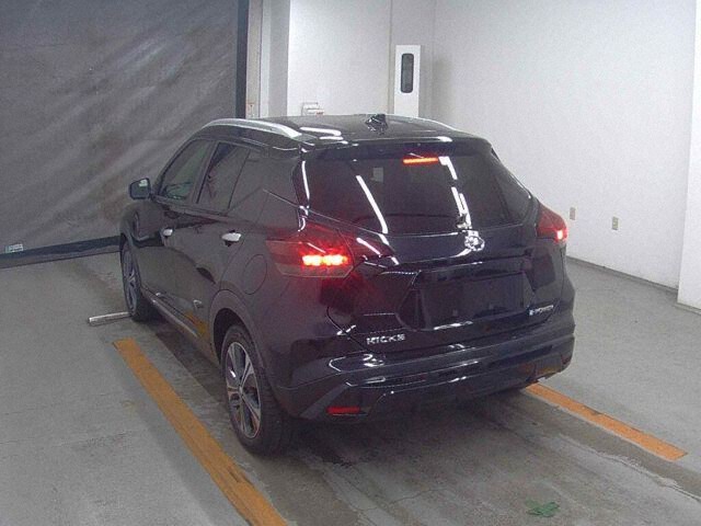 2021 Nissan Kicks XツートーンインテリアED auction photo 2