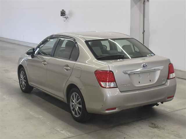 2013 Toyota Corolla Axio ハイブリッド auction photo 2
