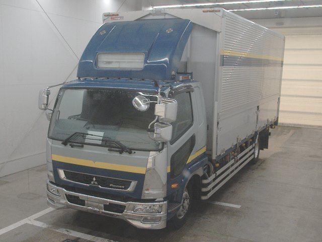 Japan Auction Vehicles 10 2017 Mitsubishi Fuso Fighter Wing auction photo