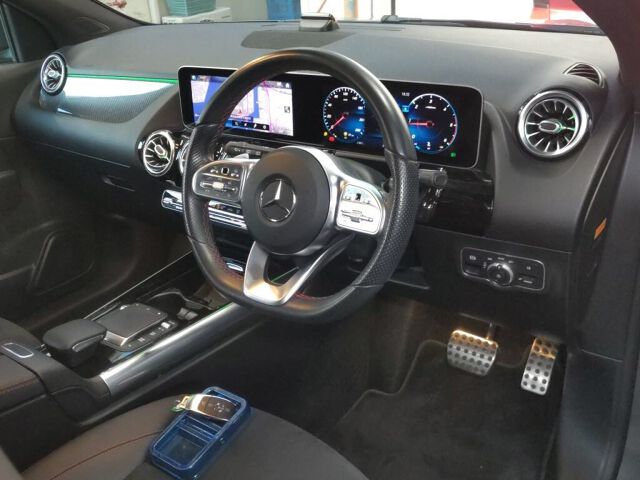 2020 Mercedes-Benz GLA-Class GLA200D4MAMG 4WD auction photo 3