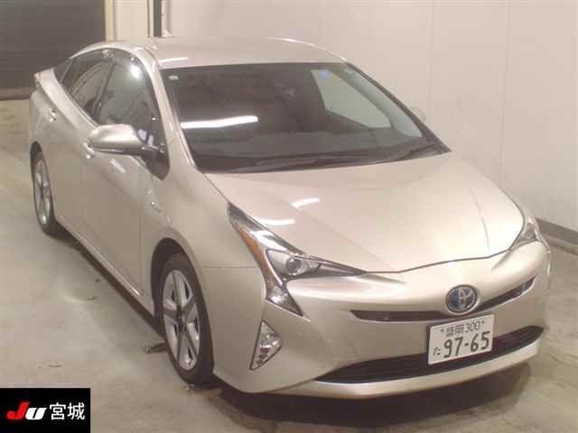 2017 Toyota Prius 4WD Aプレミアムツーリングセレ Japan auction vehicle