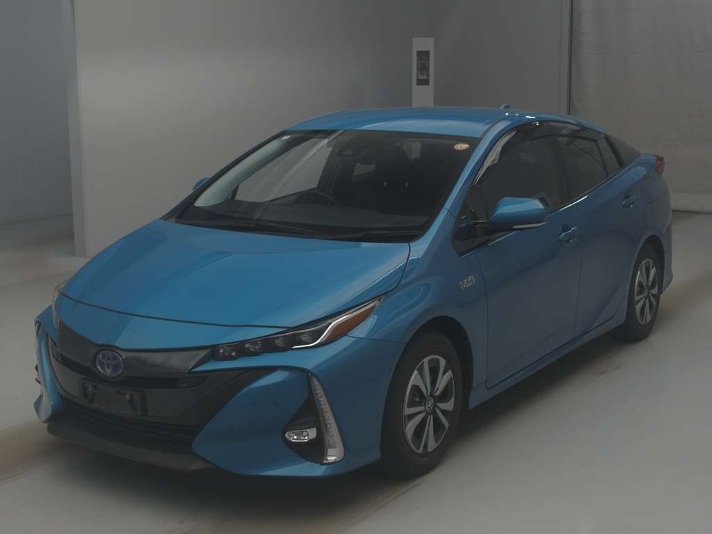 2020 Toyota Prius PHEV A Navigation Package Japan auction vehicle