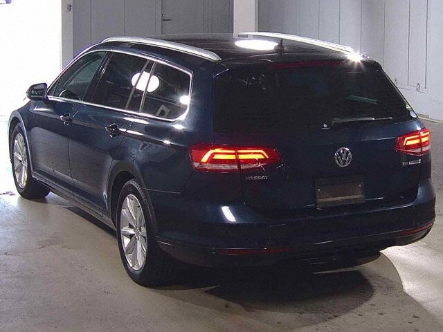 2015 Volkswagen パサートヴァリアント TSIコンフォートライン auction photo 2