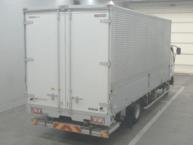 2017 Mitsubishi Fuso Fighter Wing auction photo 2