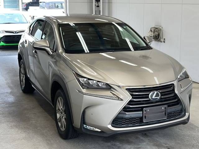 2015 Lexus NX NX300h Iパッケージ auction photo 4