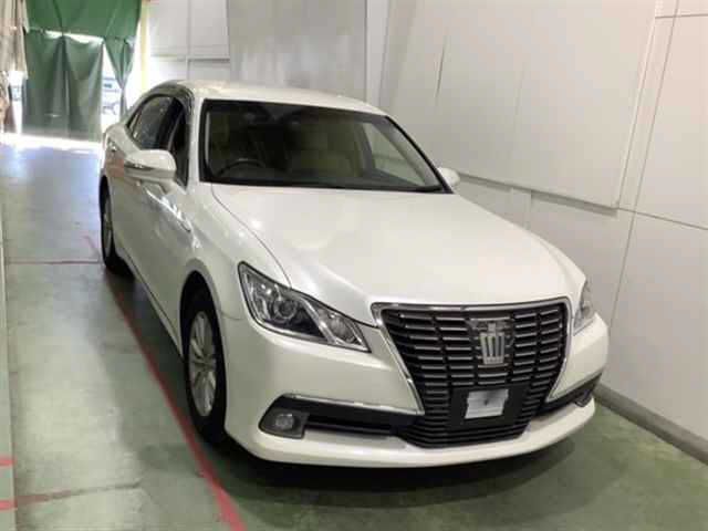 Japan Auction Vehicles 4 2013 Toyota Crown ハイブリッドロイヤルサルーン auction photo