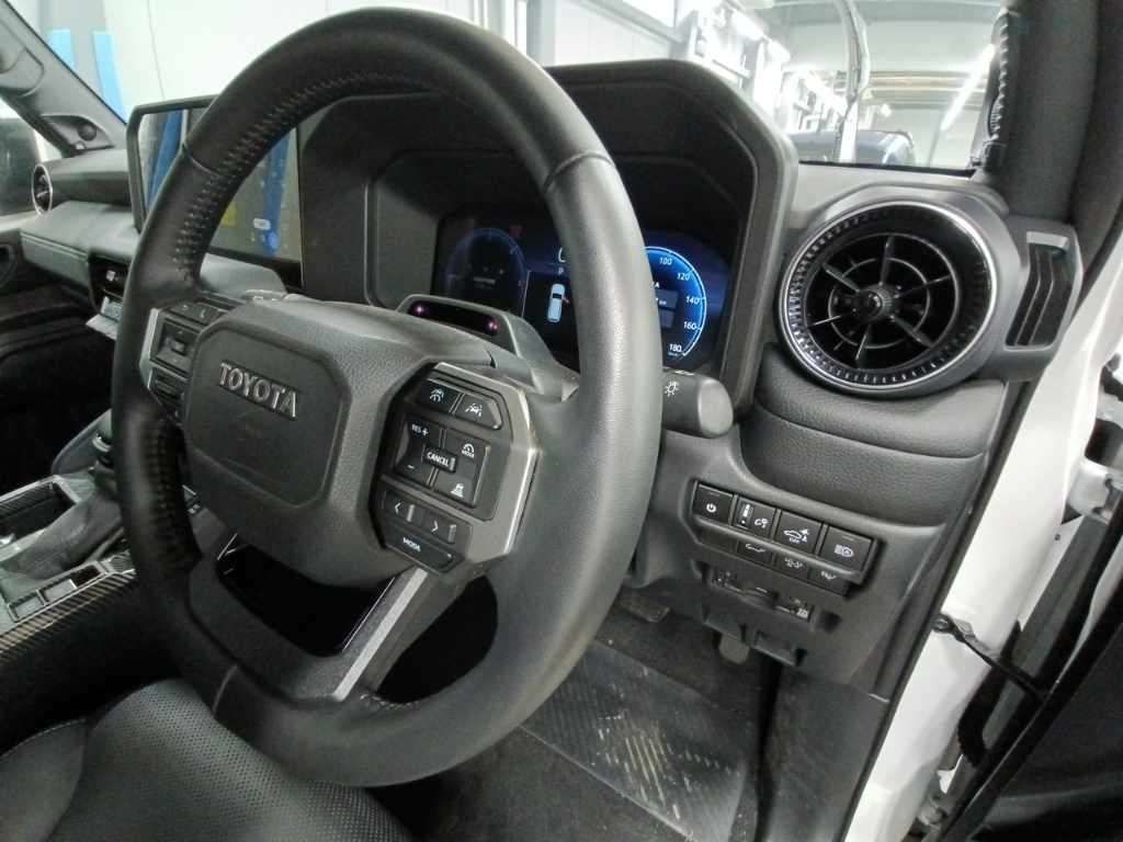2025 Toyota Land Cruiser 250 VX 4WD auction photo 9