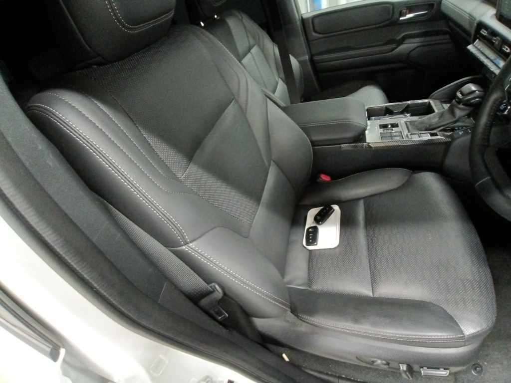 2025 Toyota Land Cruiser 250 VX 4WD auction photo 10