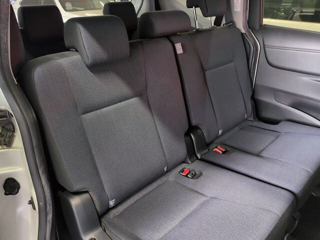 2015 Toyota Sienta Hybrid G auction photo 6