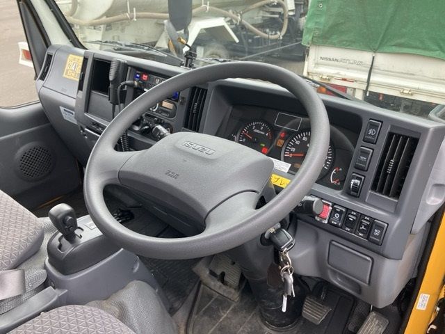 2019 Isuzu Elf Koukyou Okyu Usagi Shosha PG4 auction photo 5