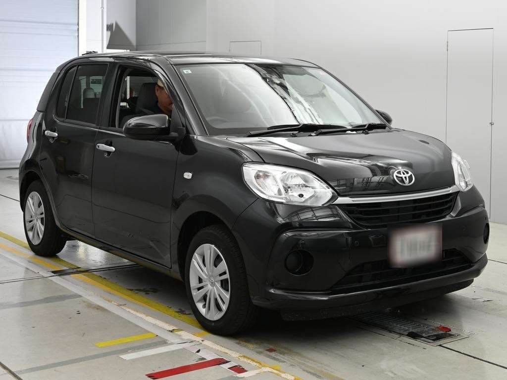 2023 Toyota Passo X auction photo 5