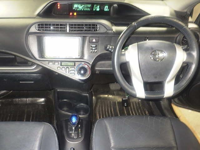 2013 Toyota Aqua Gブラックソフトレザーセレクシ auction photo 3