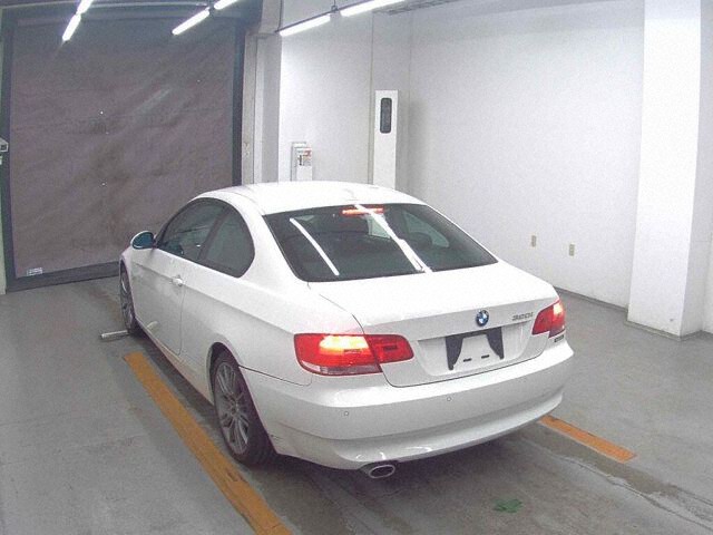 2009 BMW 3 Series 320Iハイラインパッケ auction photo 2