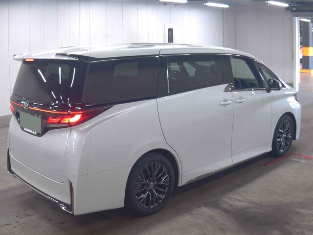 2025 Toyota Vellfire Z Premier auction photo 5