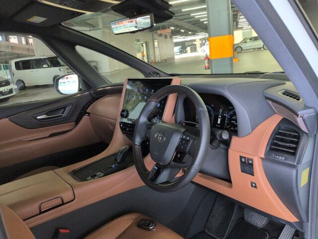 2025 Toyota Vellfire Z Premier auction photo 3