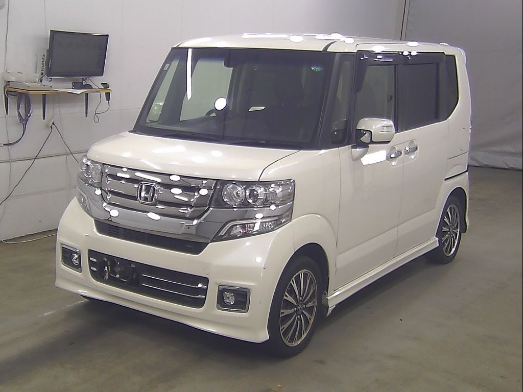 2017 Honda N-BOX カスタムターボSSパッケージ auction photo 4
